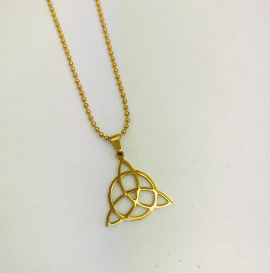 Triangle pendant necklace